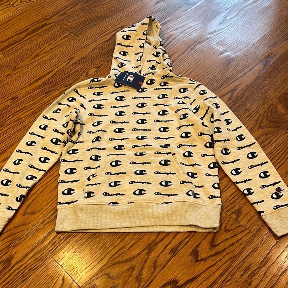 NWT Champion Boy’s Champion Hoodie Size M